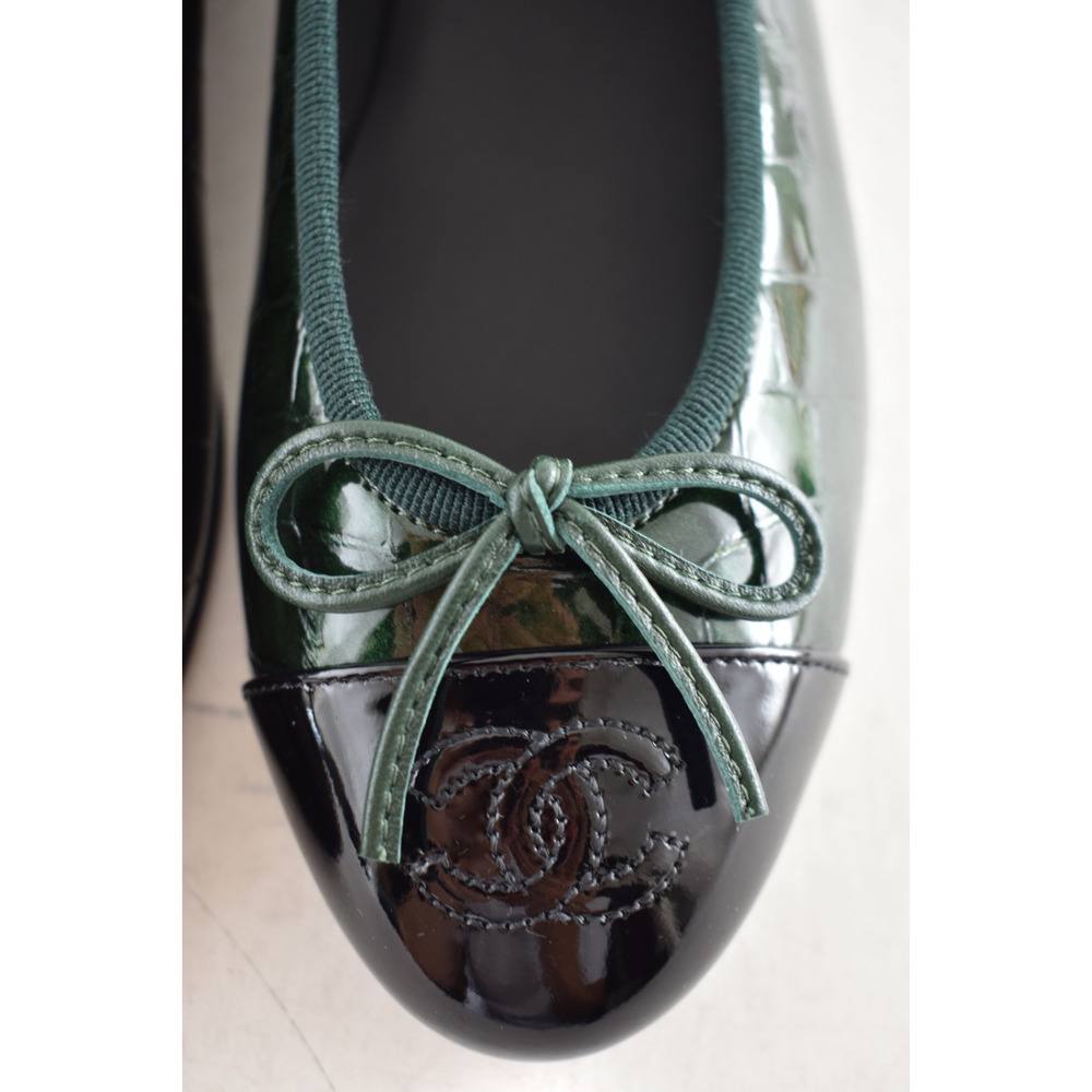 Chanel 26A Dark Green Black Crocodile Patent CC Logo Ballet Ballerina Flat 37.5 - Picture 12 of 16